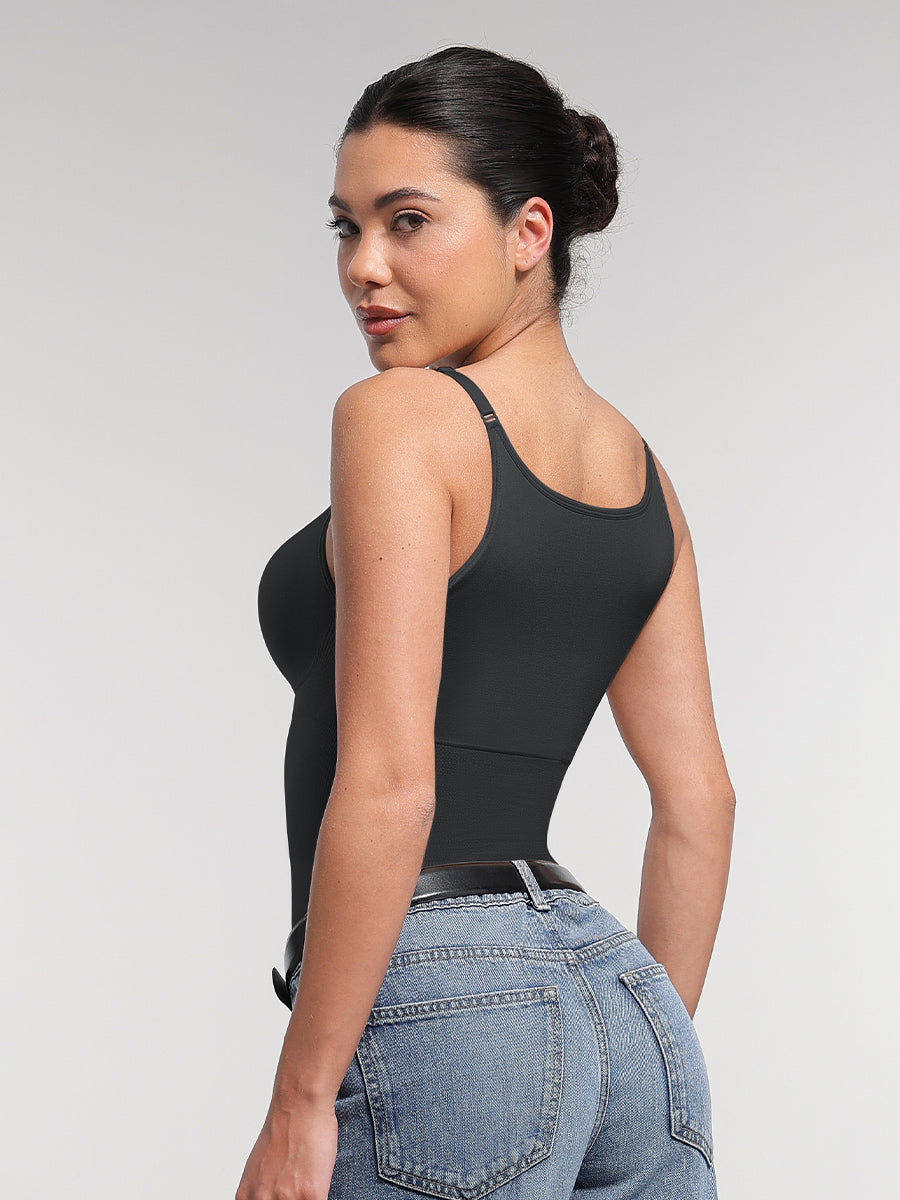 Nahtloser, figurformender Shapewear-Body mit Tanga-Schnitt