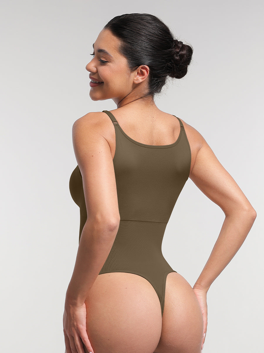 Nahtloser, figurformender Shapewear-Body mit Tanga-Schnitt
