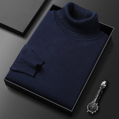 Demure™ Slim-Fit Rollkragenpullover