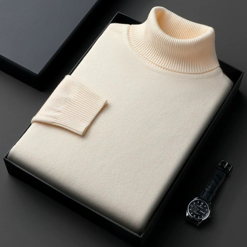 Demure™ Slim-Fit Rollkragenpullover