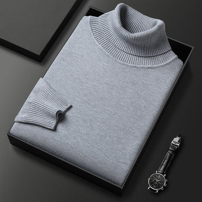 Demure™ Slim-Fit Rollkragenpullover